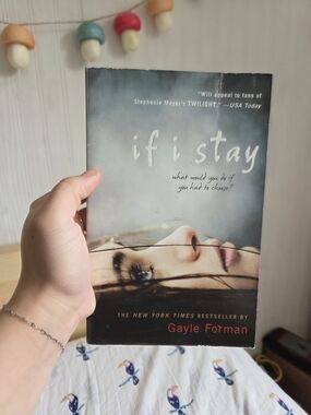📚3/$10 "If I Stay" Paperback Book By Gayle Forman